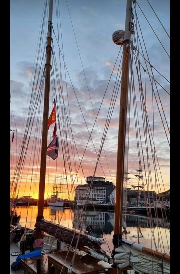 Le Reflet Des Voiles Face Au Port De Fecamp Lejlighed Eksteriør billede